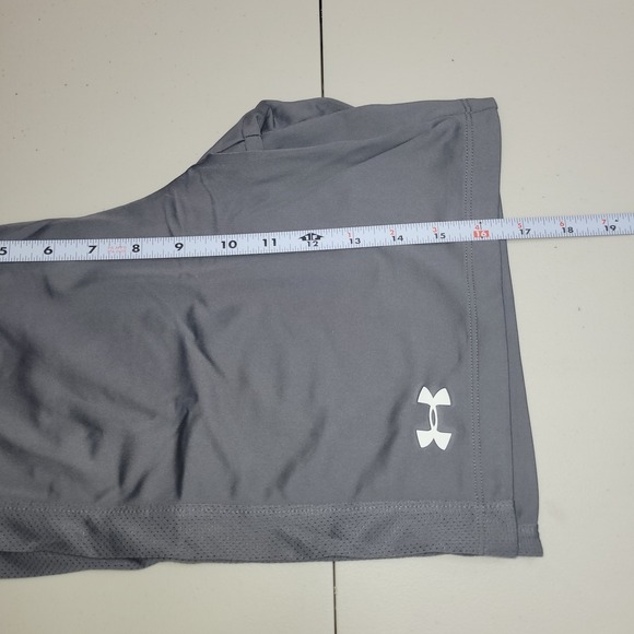 Under Armour UA Boys Shorts M Size Medium Youth Medium Gray YMD Loose Heatgear - Picture 10 of 10